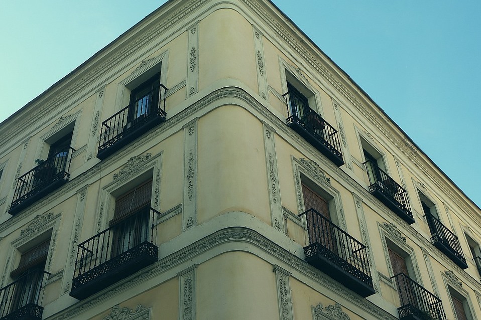 Apartment building